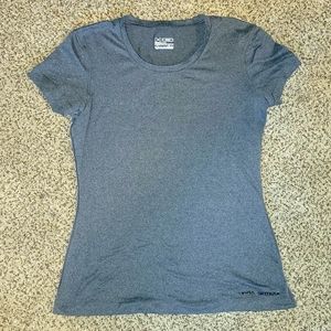 Under Armour T-shirt